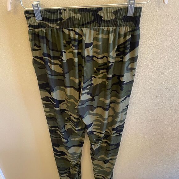 Softest joggers everrrrrrr sz L - Picture 2 of 4
